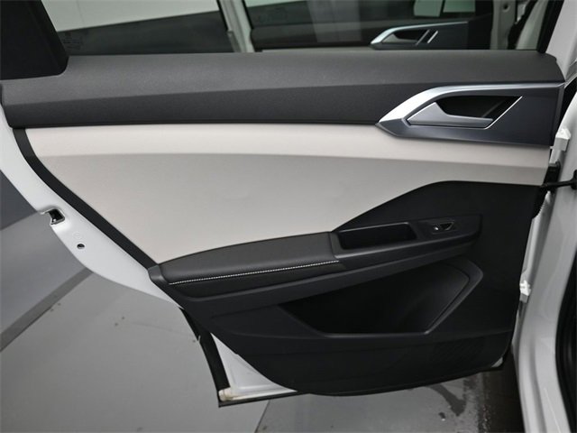 Certified 2025 Volkswagen Taos SE w/ Panoramic Sunroof Package image 29