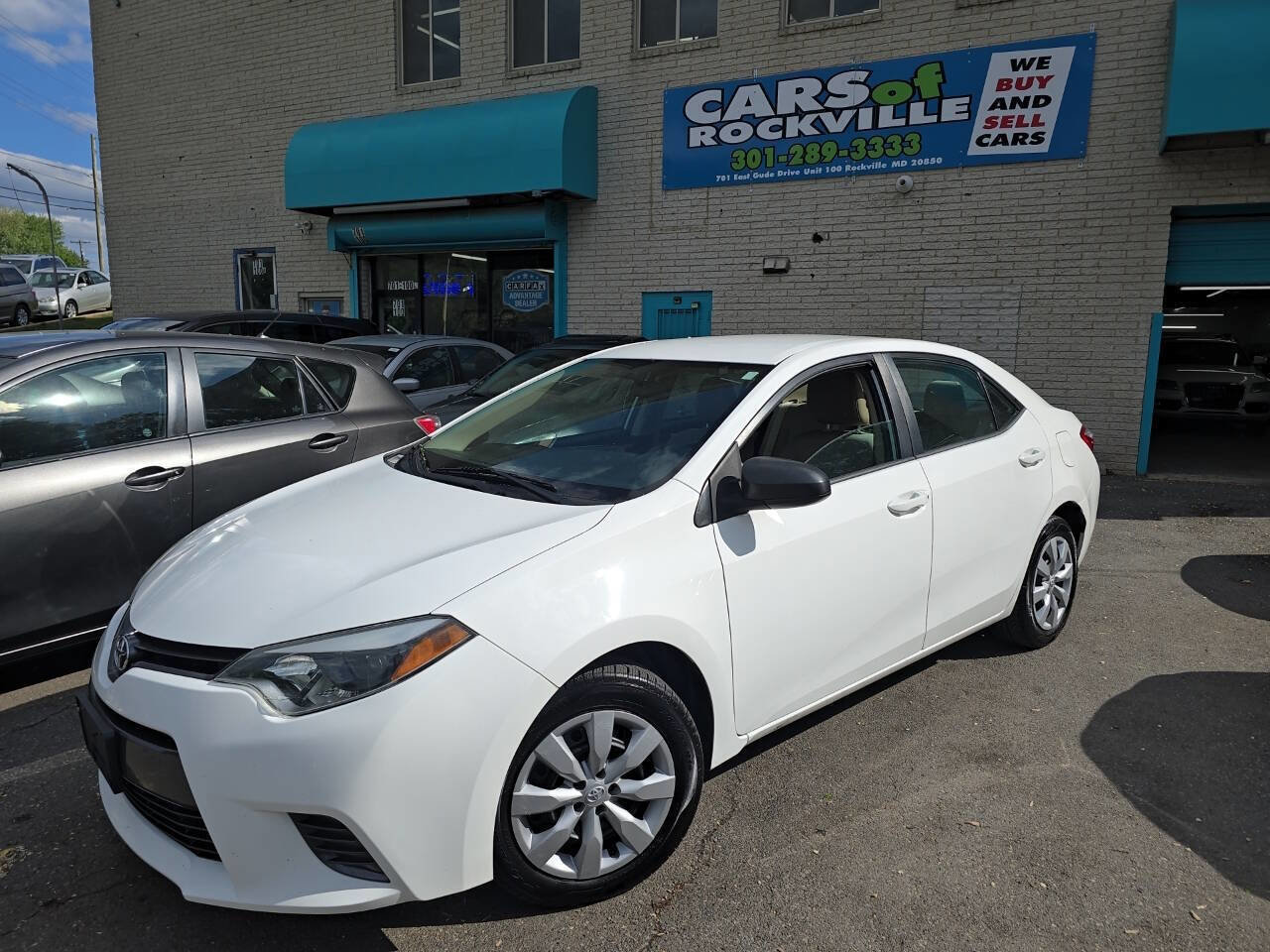 Used 2016 Toyota Corolla LE FWD image 4