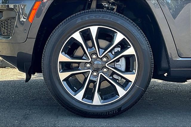 New 2025 Jeep Grand Cherokee L Overland image 13