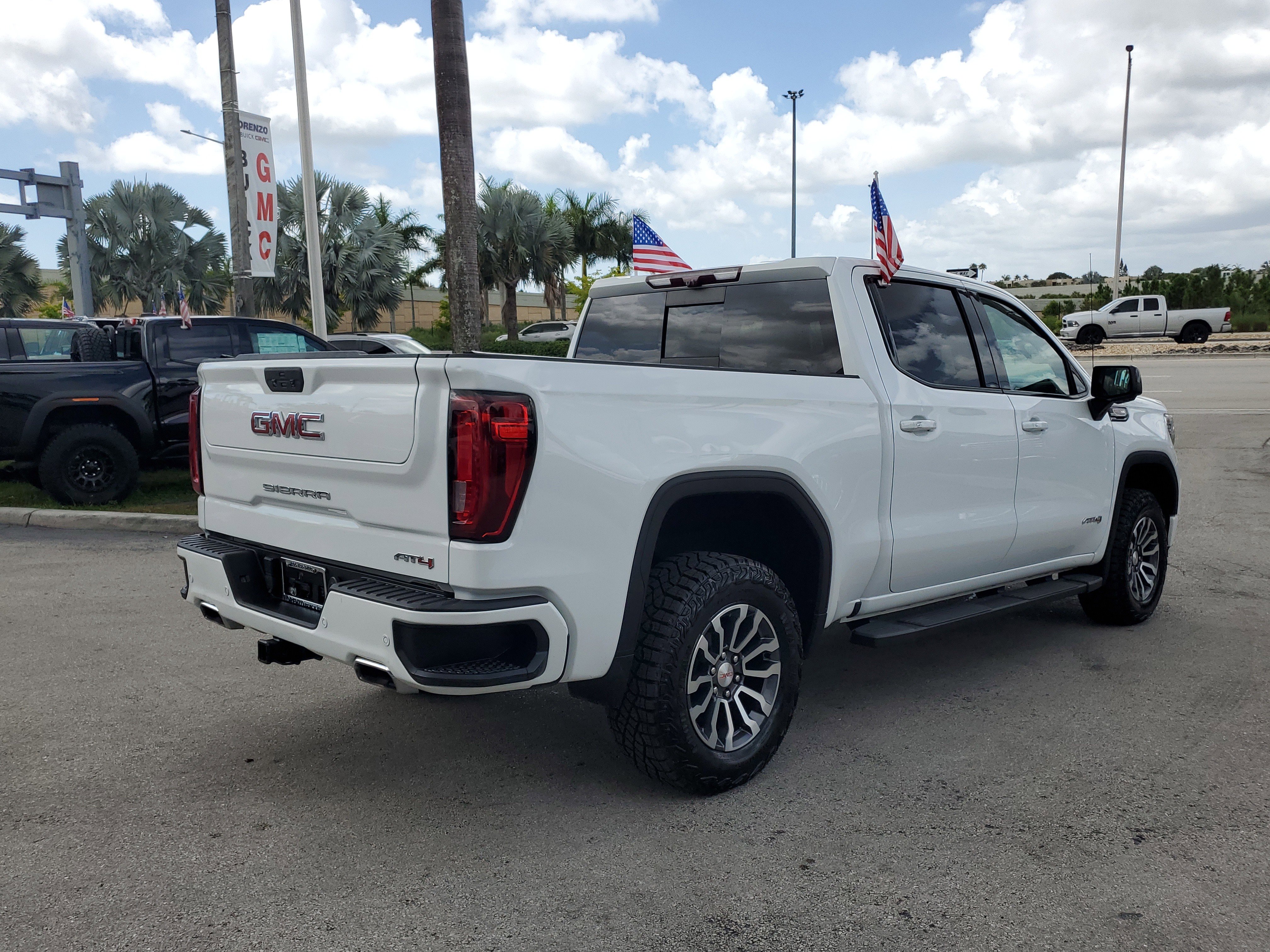 Used 2020 GMC Sierra 1500 AT4 w/ AT4 Premium Package image 5