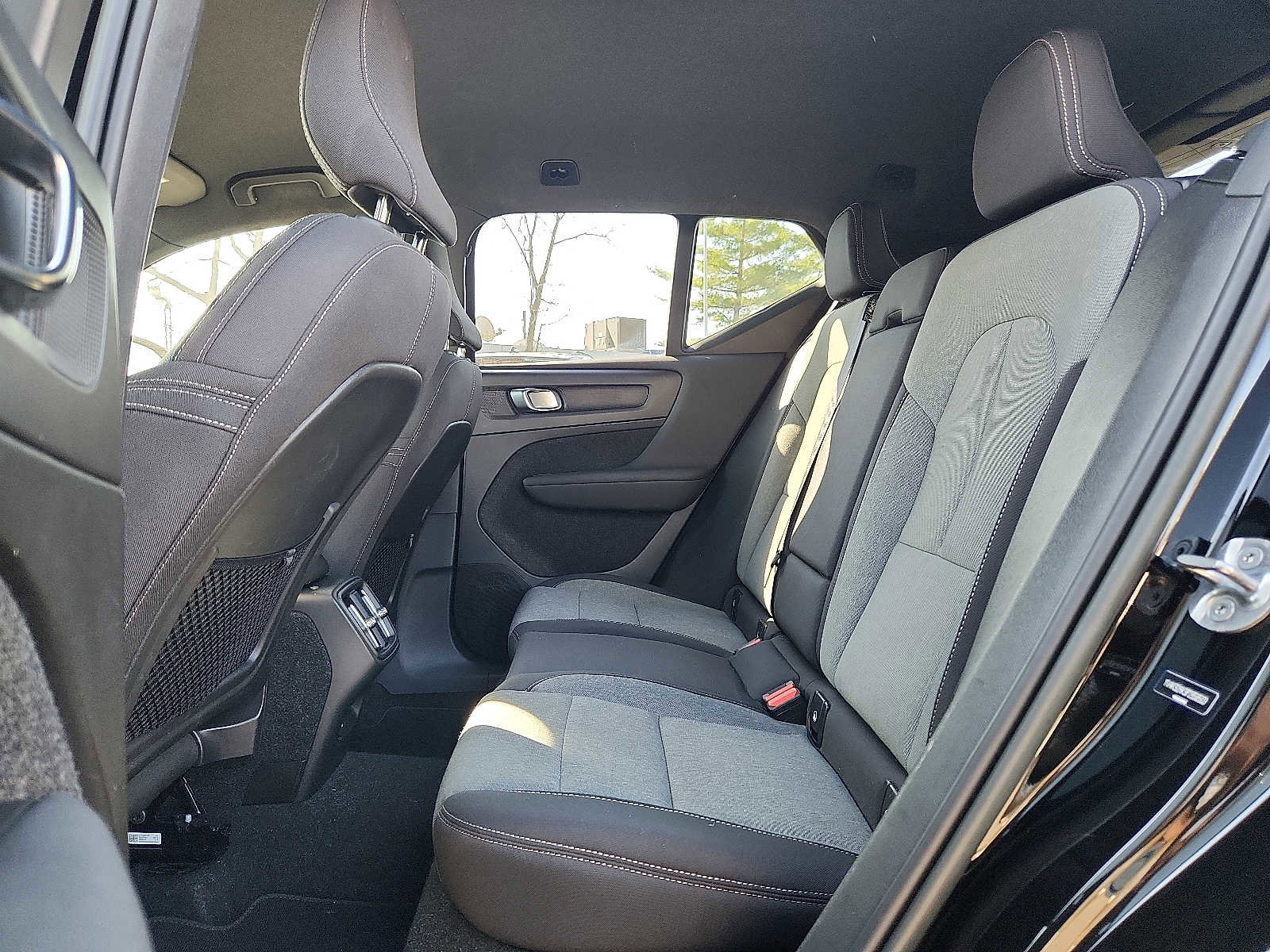 Used 2023 Volvo XC40 B4 Core FWD image 10