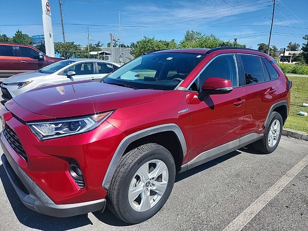 Used 2021 Toyota RAV4 XLE w/ Convenience Package AWD/4WD image 16