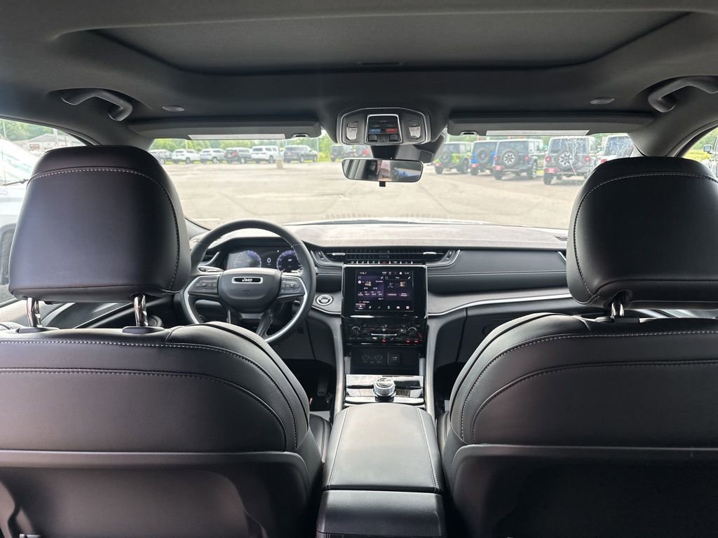 New 2025 Jeep Grand Cherokee L Altitude image 27