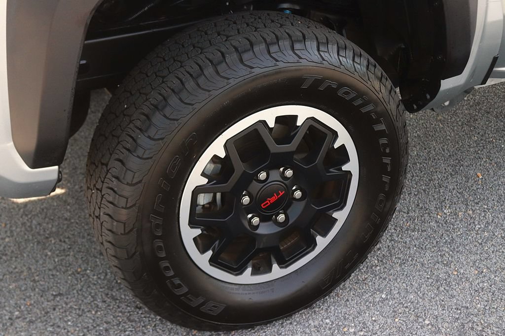 Used 2025 Toyota Tacoma TRD Off-Road AWD/4WD image 8