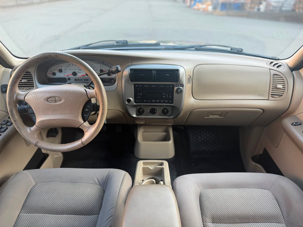 Used 2005 Ford Explorer Sport Trac XLS RWD image 8