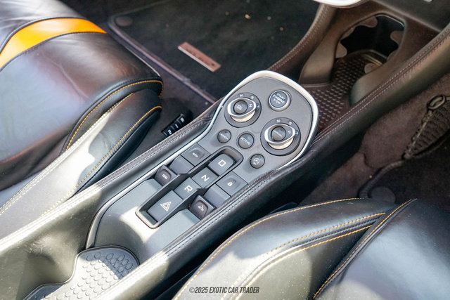 Used 2019 McLaren 570S Spider image 41