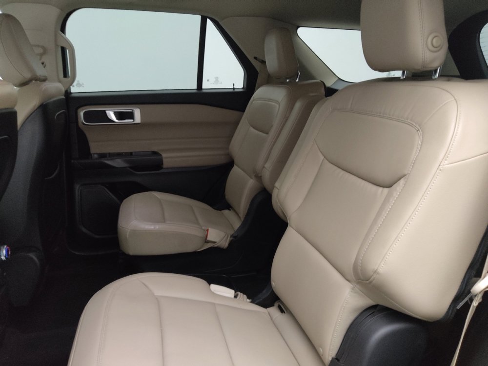 Used 2020 Ford Explorer XLT w/ Equipment Group 202A image 18