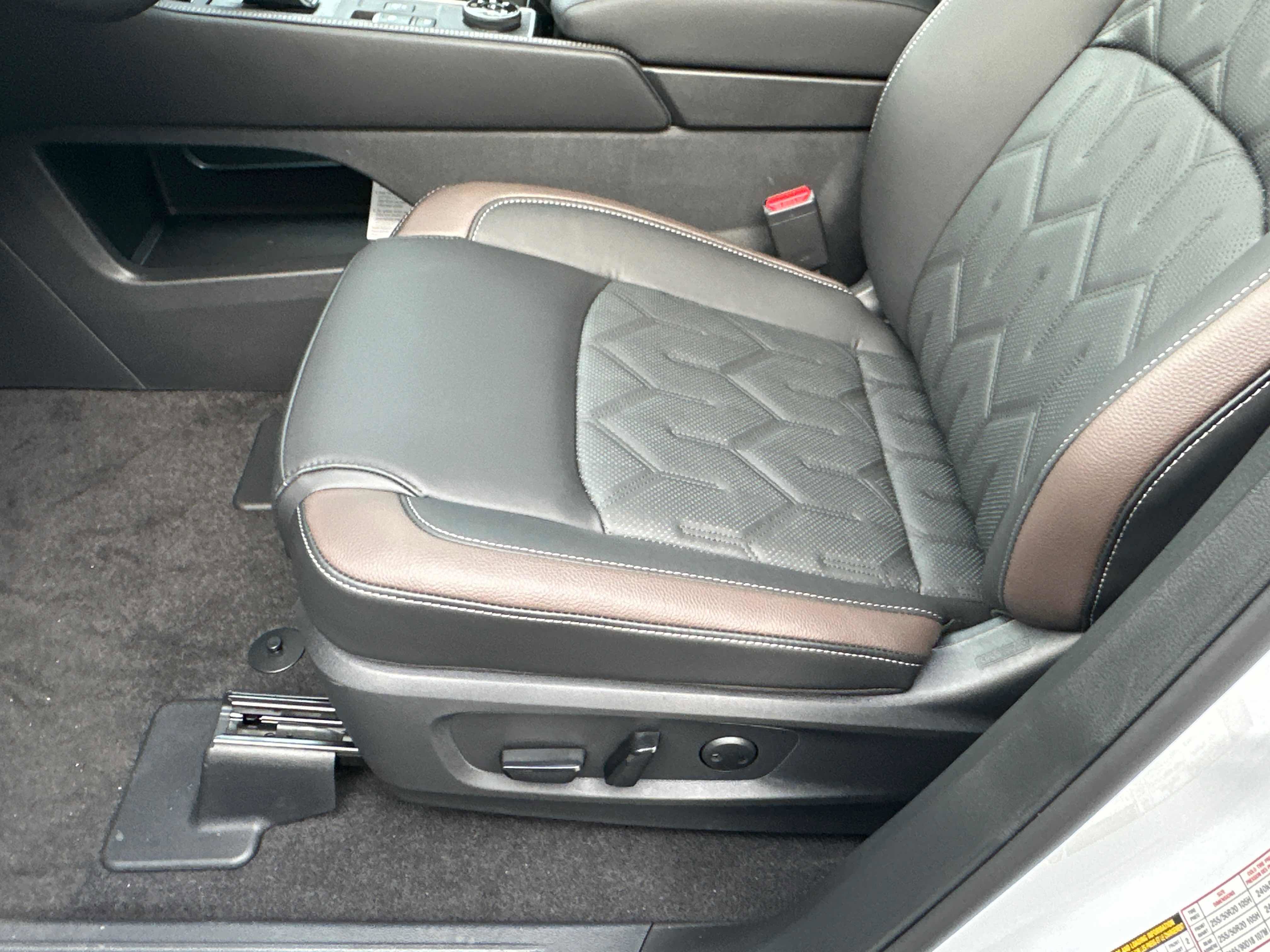 New 2026 Nissan Pathfinder Platinum AWD/4WD image 22