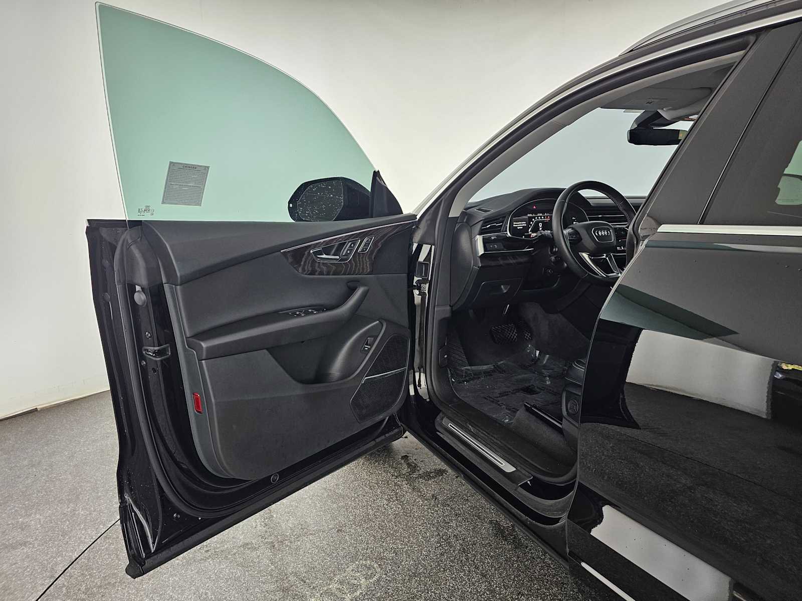 Used 2022 Audi Q8 Premium Plus image 19