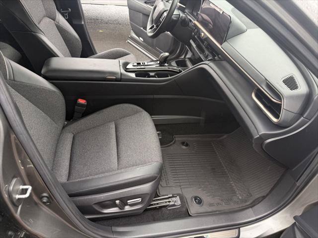 Certified 2024 Toyota Crown AWD/4WD image 19