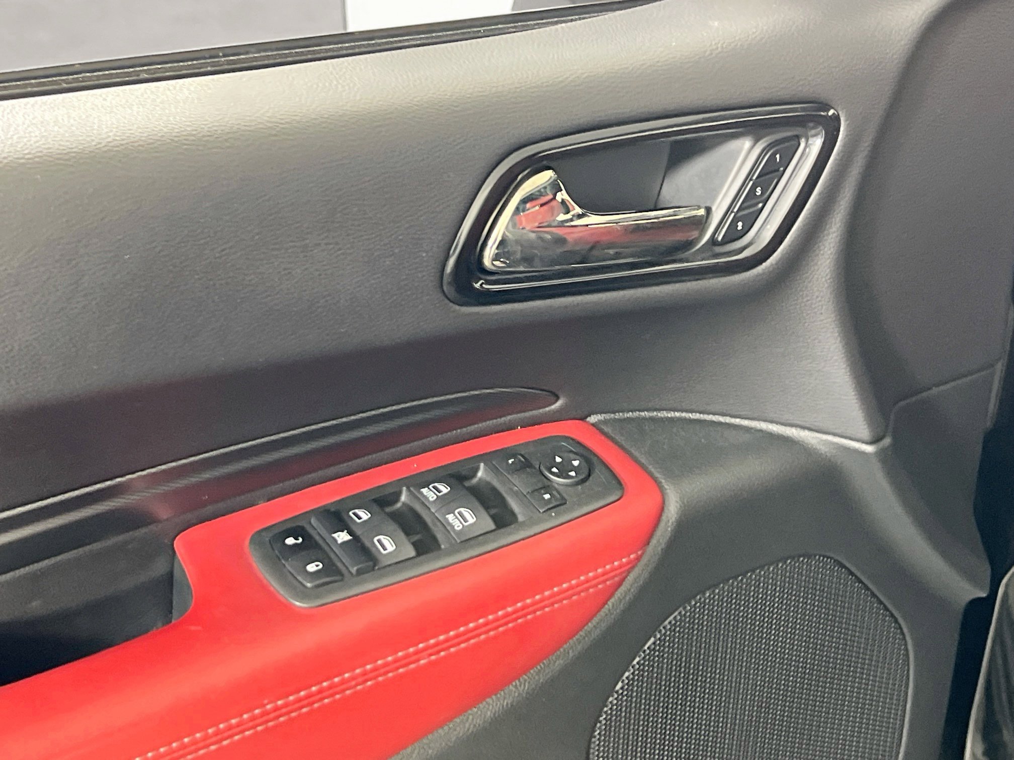 Used 2022 Dodge Durango R/T w/ Blacktop Package AWD/4WD image 18