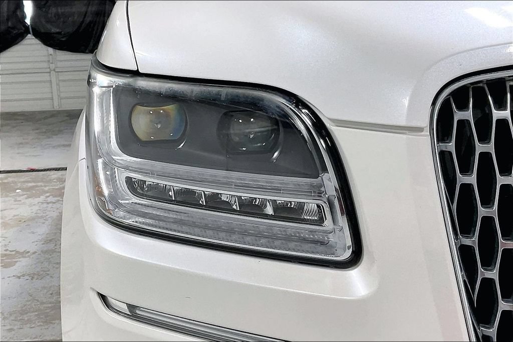 Used 2018 Lincoln Navigator Reserve w/ Technology Package AWD/4WD image 37