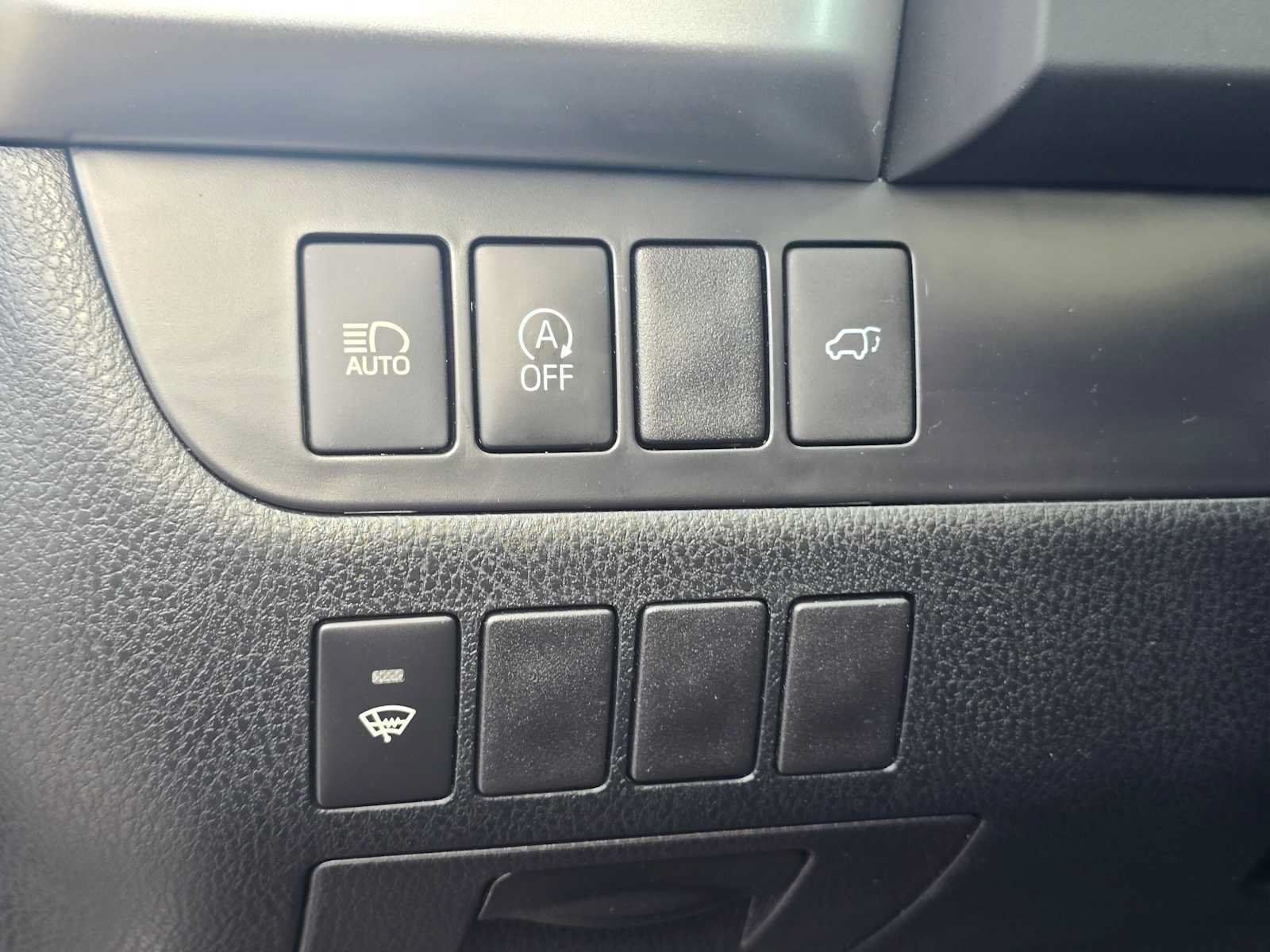 Used 2019 Toyota Highlander XLE AWD/4WD image 25