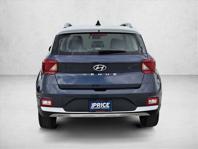 Used 2021 Hyundai Venue FWD image 7