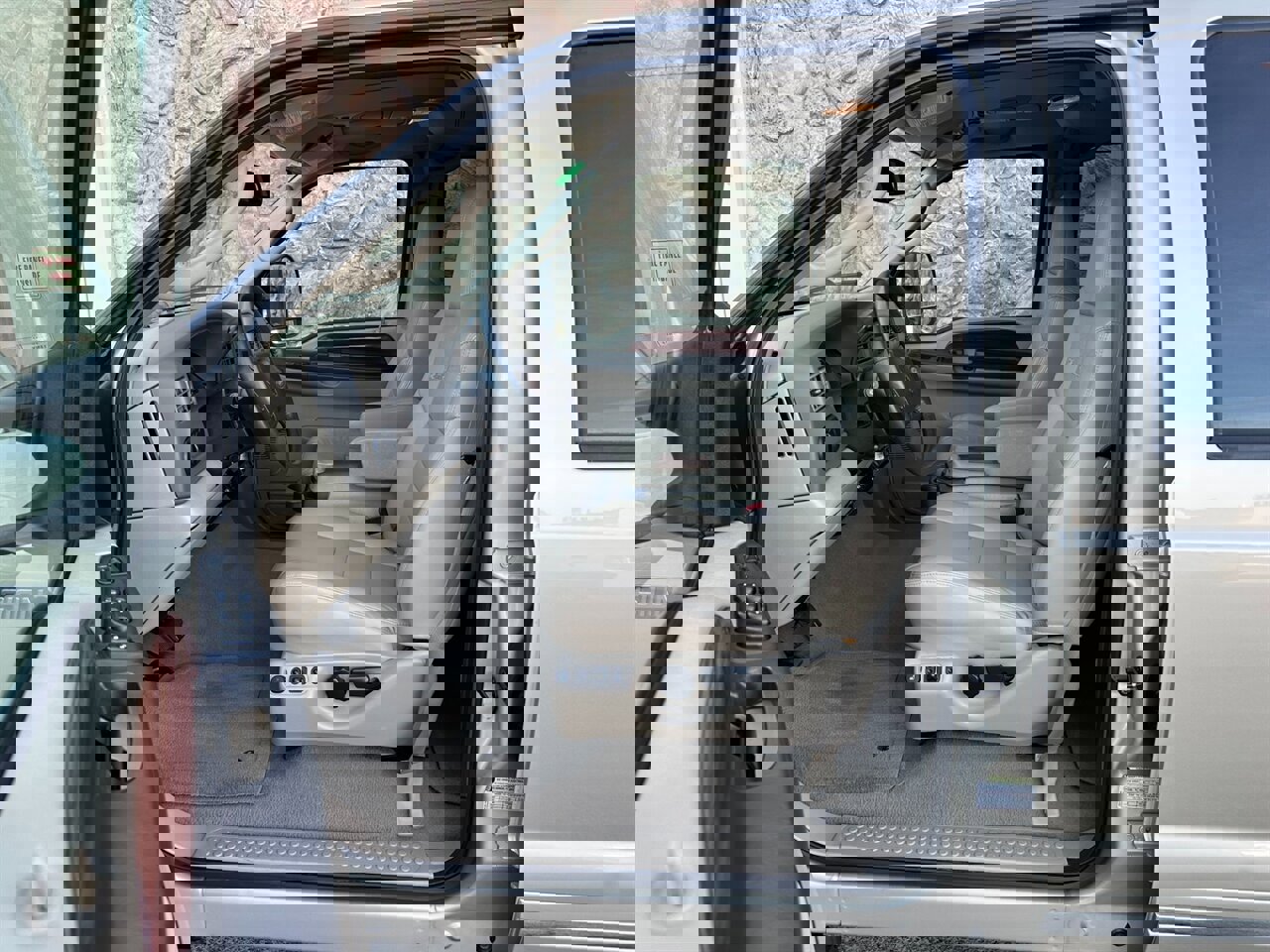 Used 2005 Ford Excursion Limited image 12