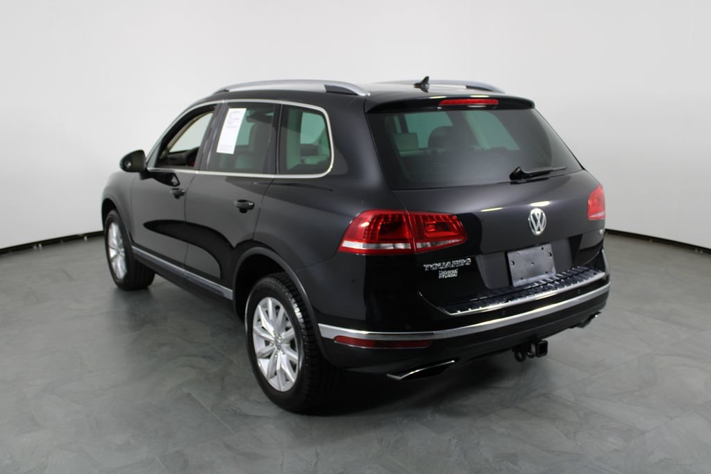 Used 2017 Volkswagen Touareg Sport AWD/4WD image 15