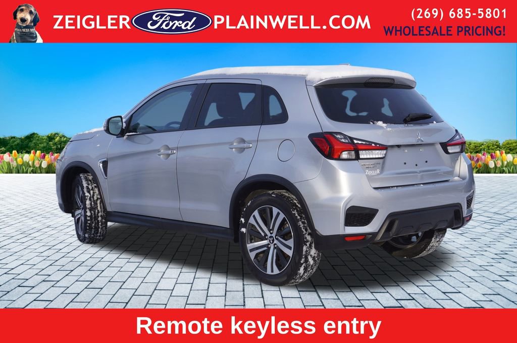 Used 2024 Mitsubishi Outlander Sport SE image 2