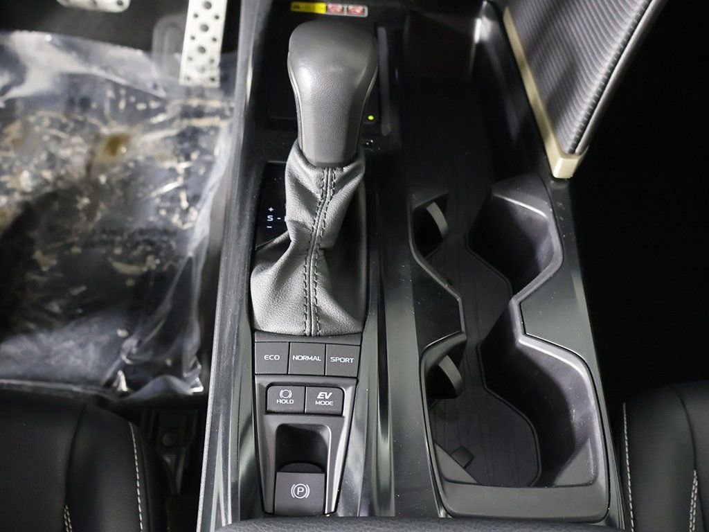 Used 2025 Toyota Camry SE FWD image 41