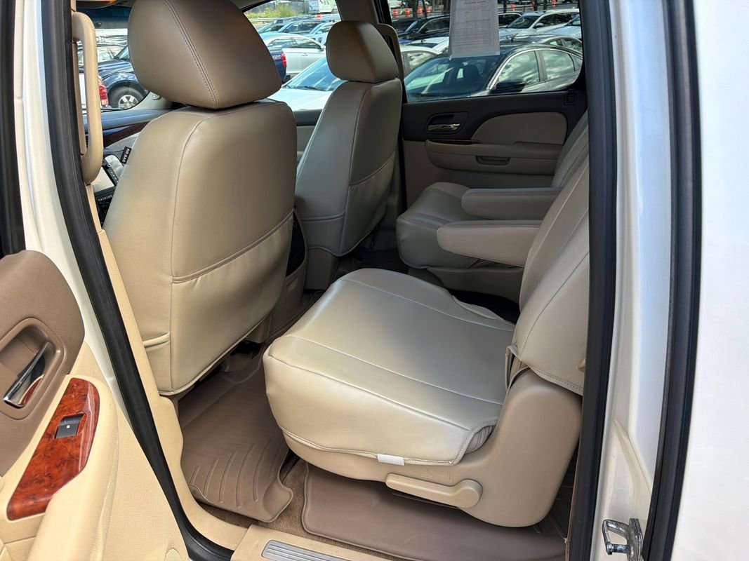 Used 2013 Chevrolet Suburban LTZ AWD/4WD image 12