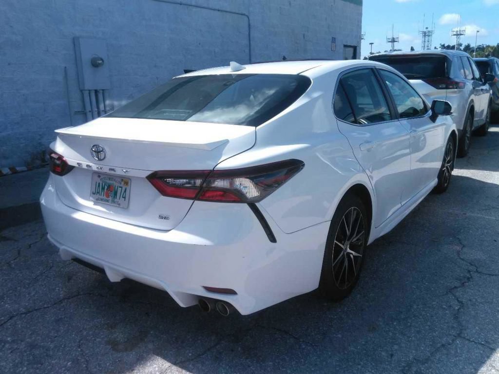 Used 2024 Toyota Camry SE FWD image 7