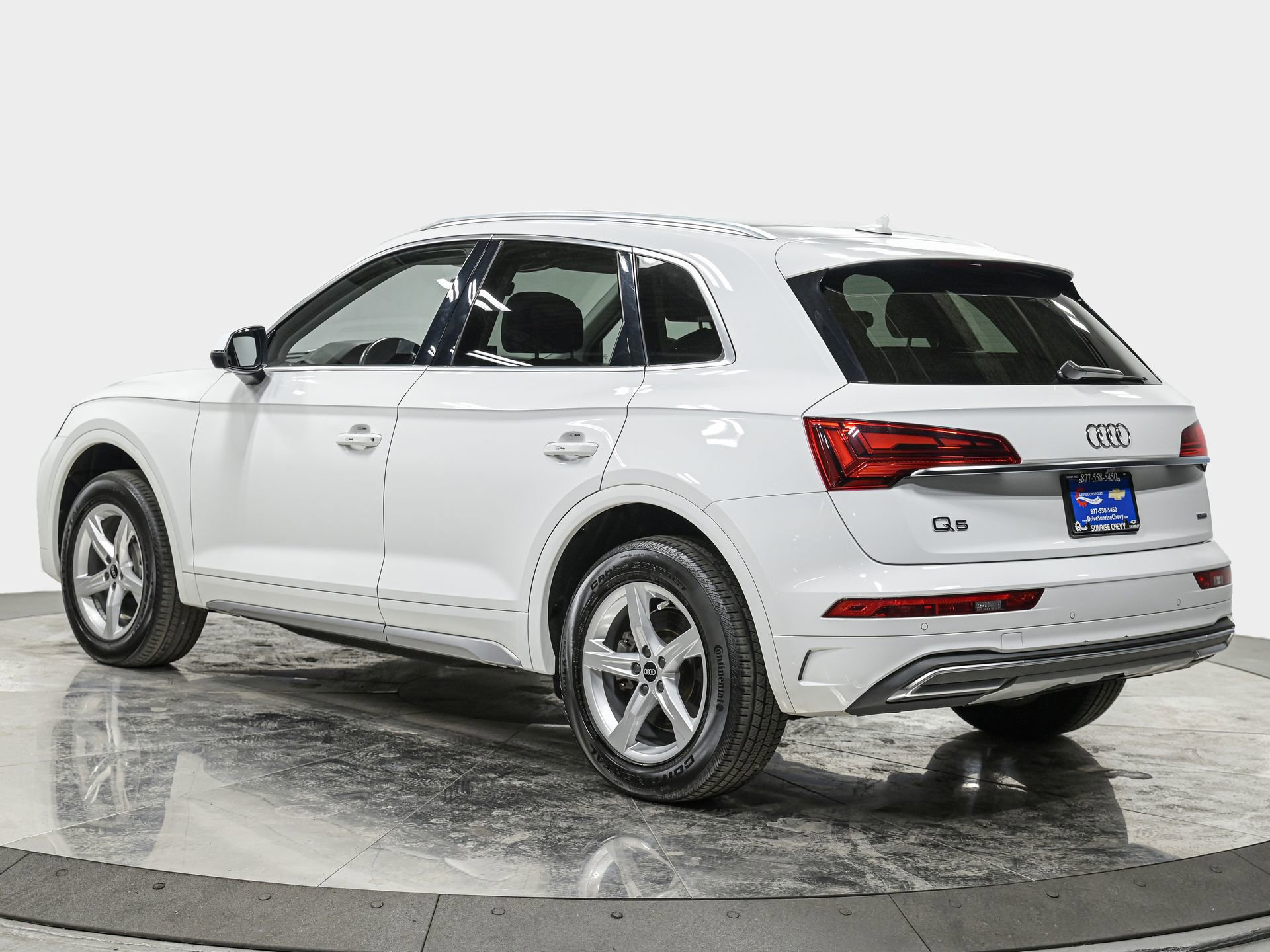 Used 2021 Audi Q5 2.0T Premium w/ Convenience Package image 4