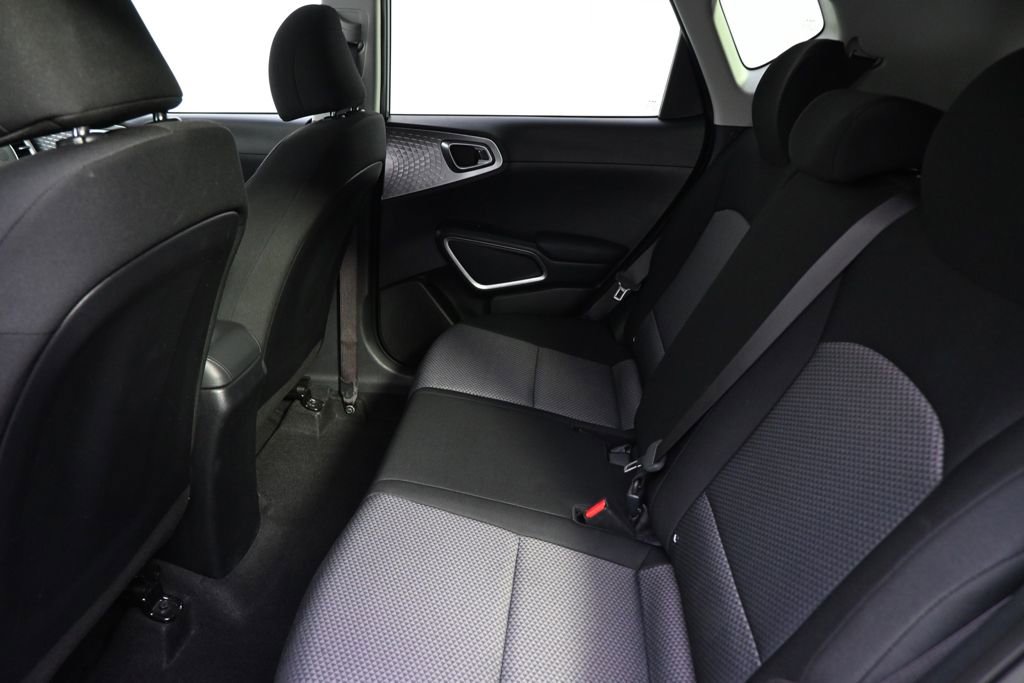 Used 2025 Kia Soul LX w/ LX Technology Package FWD image 20