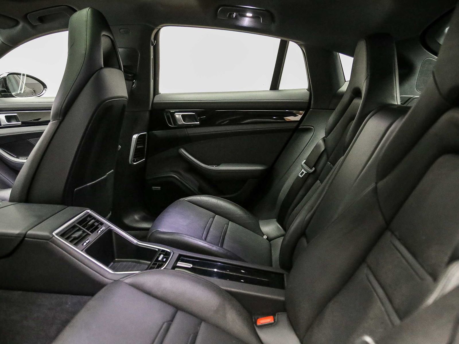 Certified 2018 Porsche Panamera RWD image 24