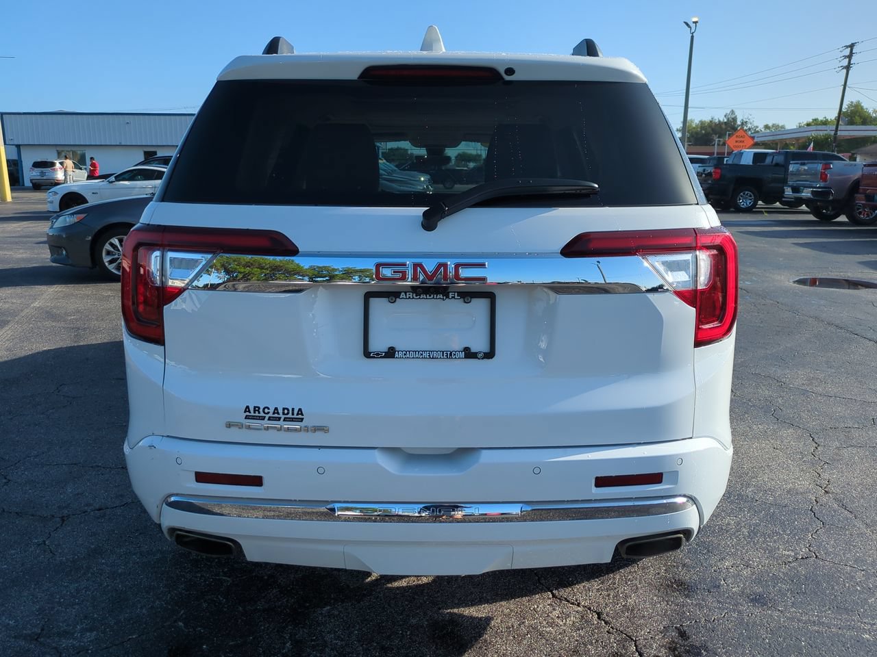 Certified 2021 GMC Acadia Denali w/ Denali Technology Package FWD image 5