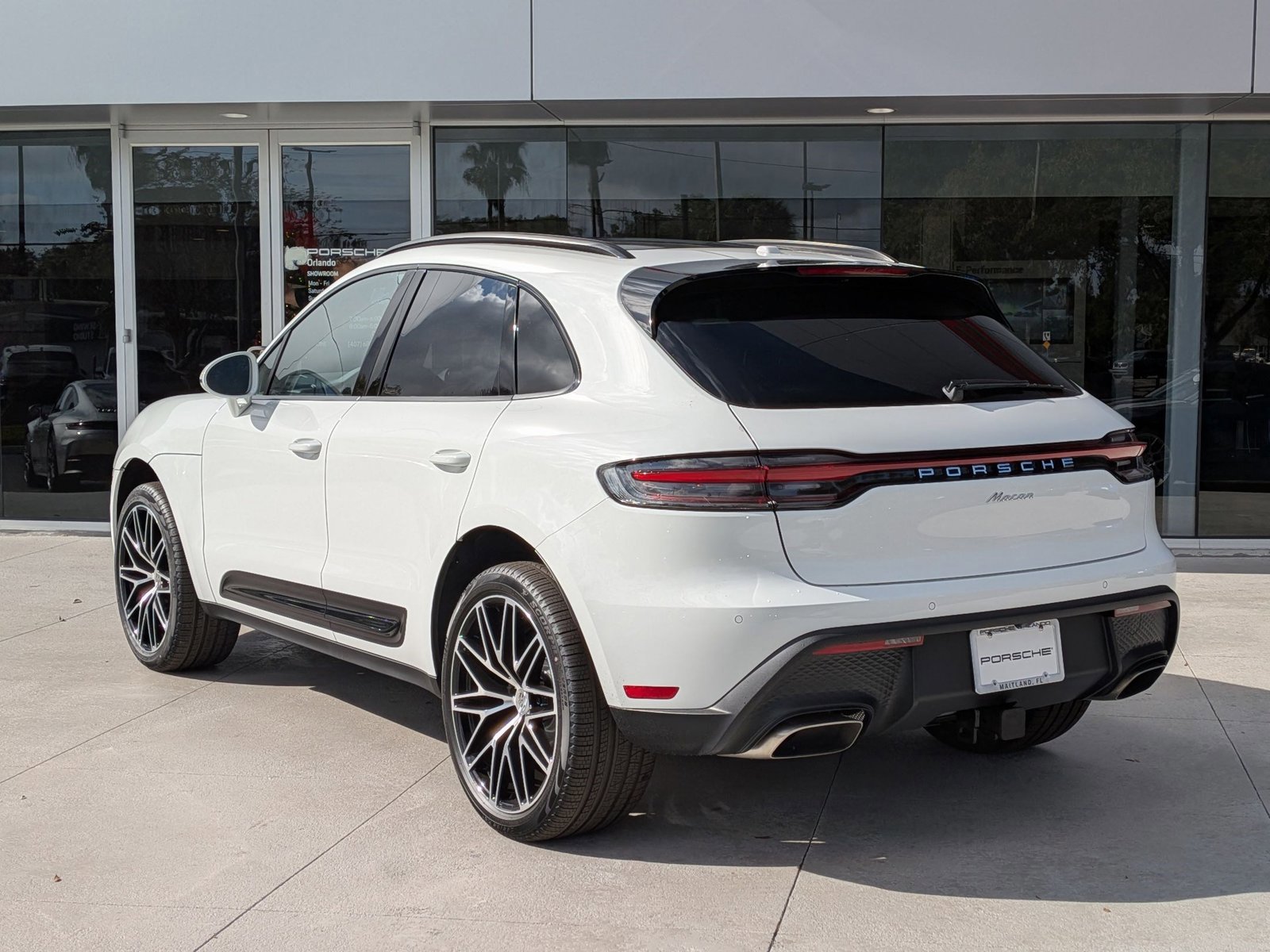 New 2026 Porsche Macan image 3