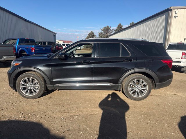 Used 2022 Ford Explorer Limited w/ Equipment Group 301A AWD/4WD image 9