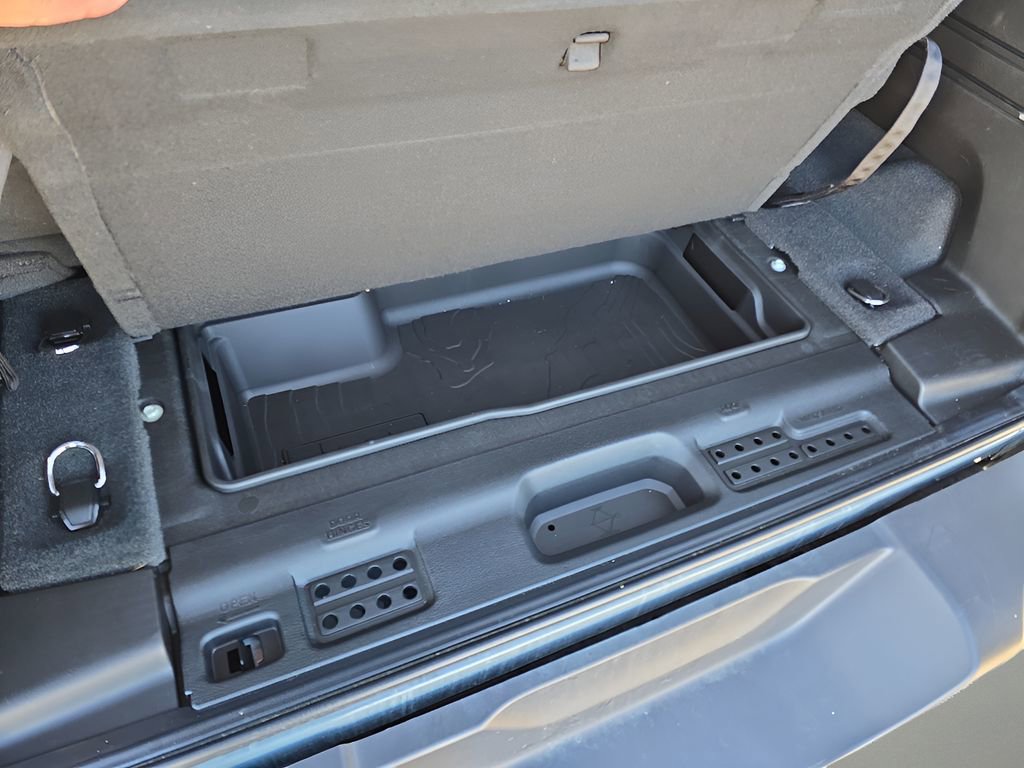 Used 2024 Jeep Wrangler Willys image 30