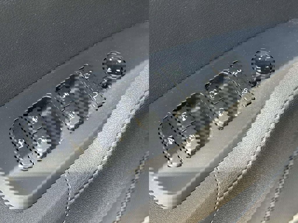 Certified 2025 Kia Sportage LX image 16