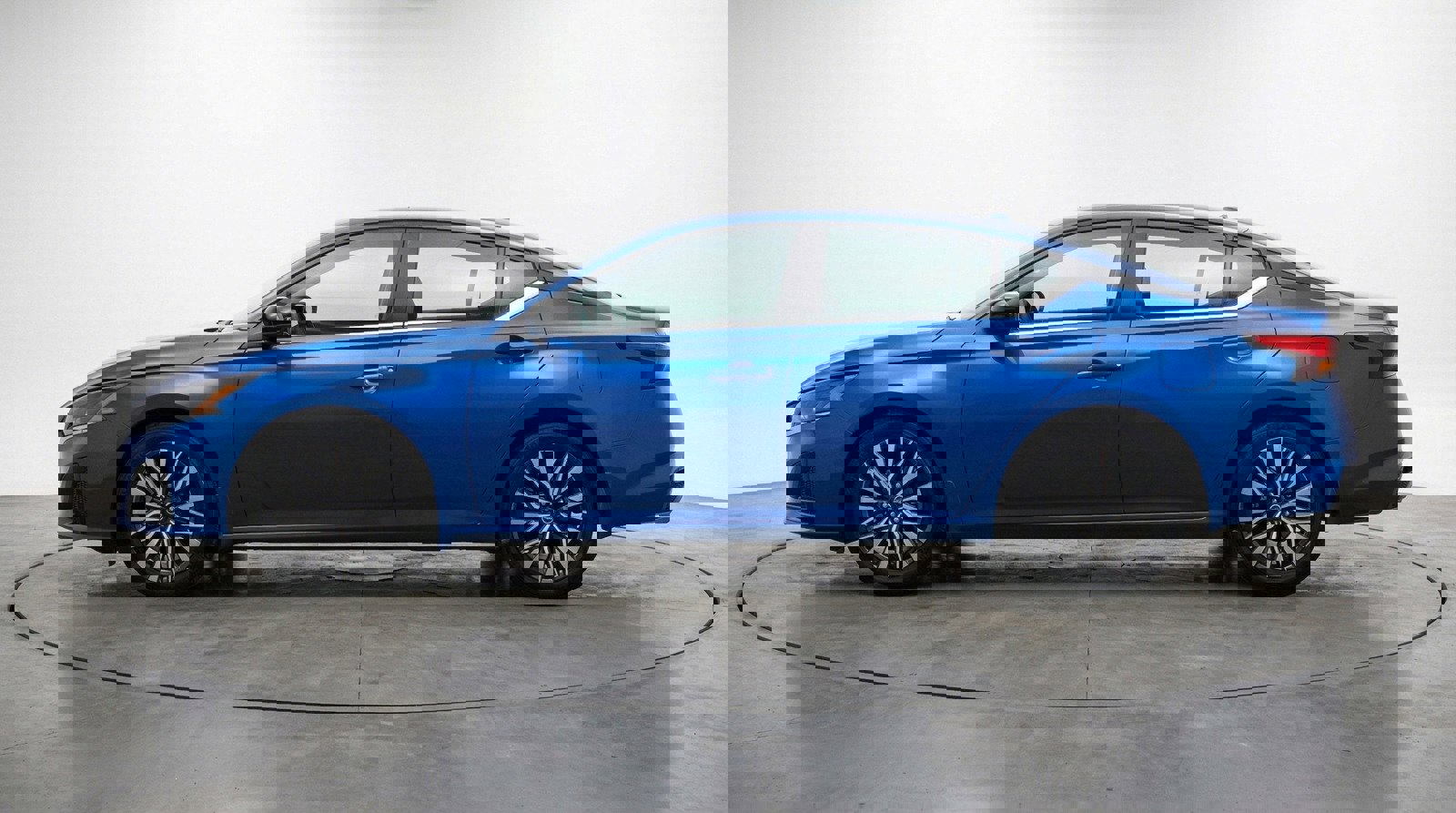 Used 2025 Nissan Altima 2.5 SV image 5