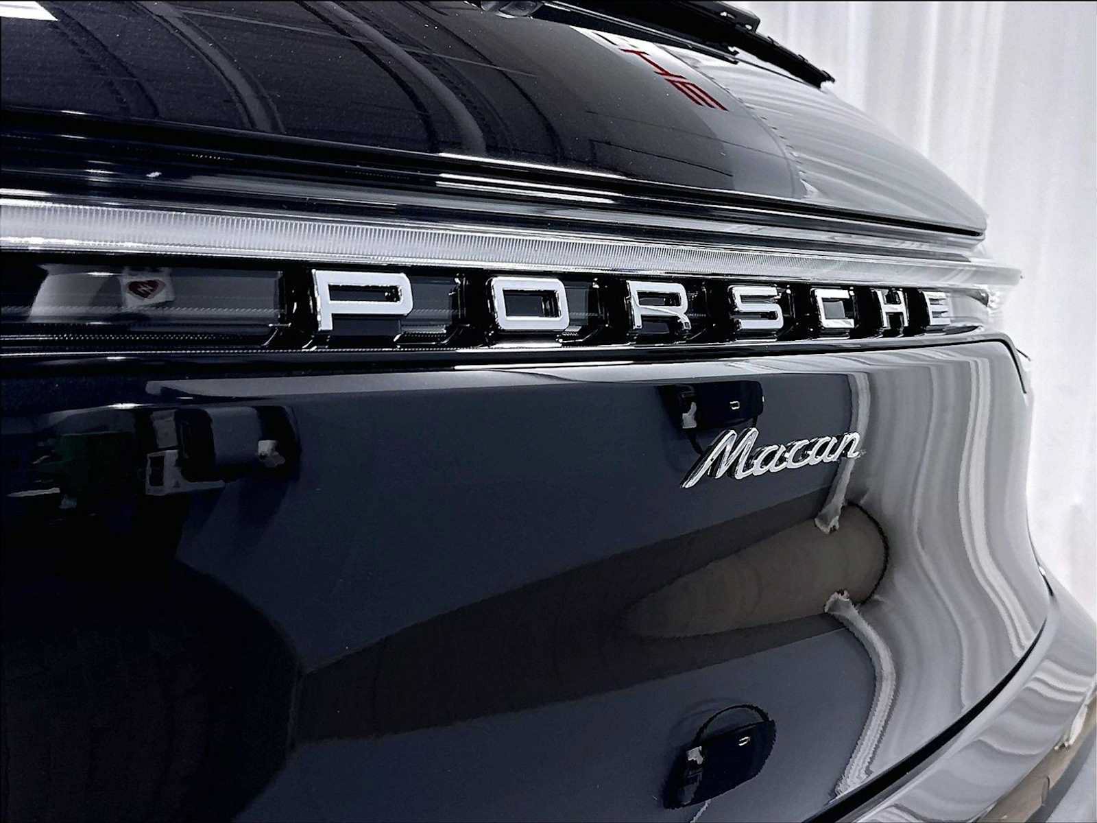 New 2026 Porsche Macan AWD/4WD image 33