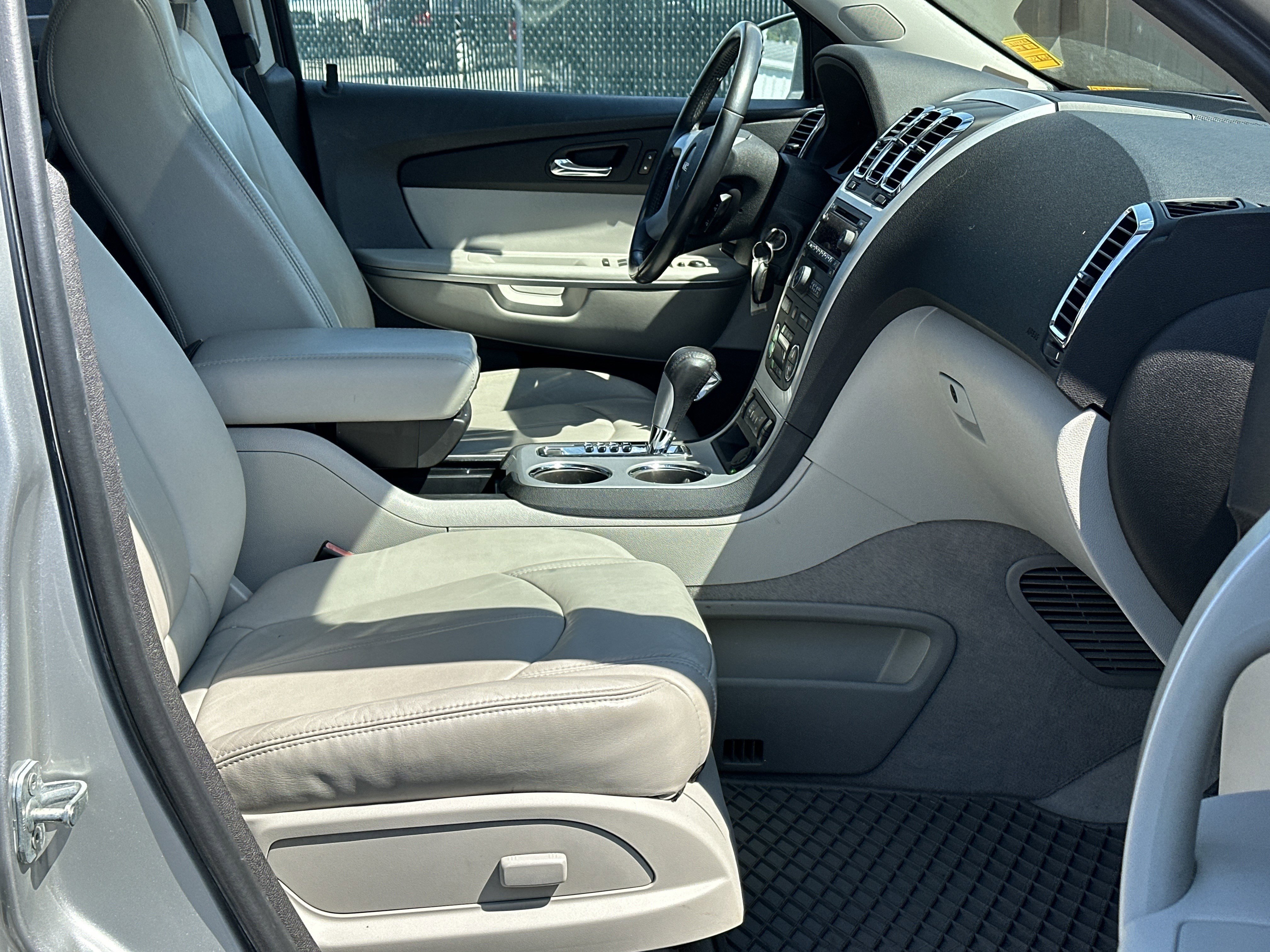 Used 2012 GMC Acadia SLT image 12