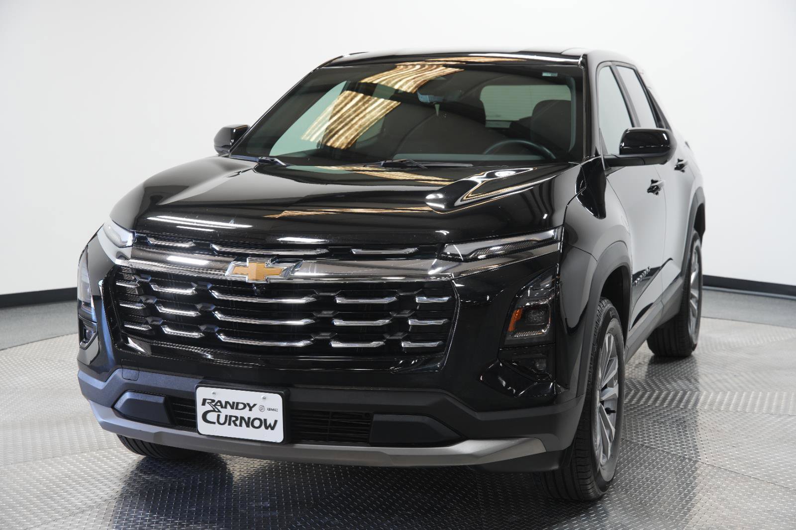 Used 2025 Chevrolet Equinox LT w/ Safety and Technology Package image 3