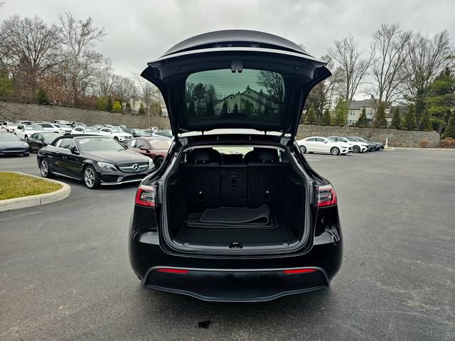 Used 2023 Tesla Model Y Long Range image 10
