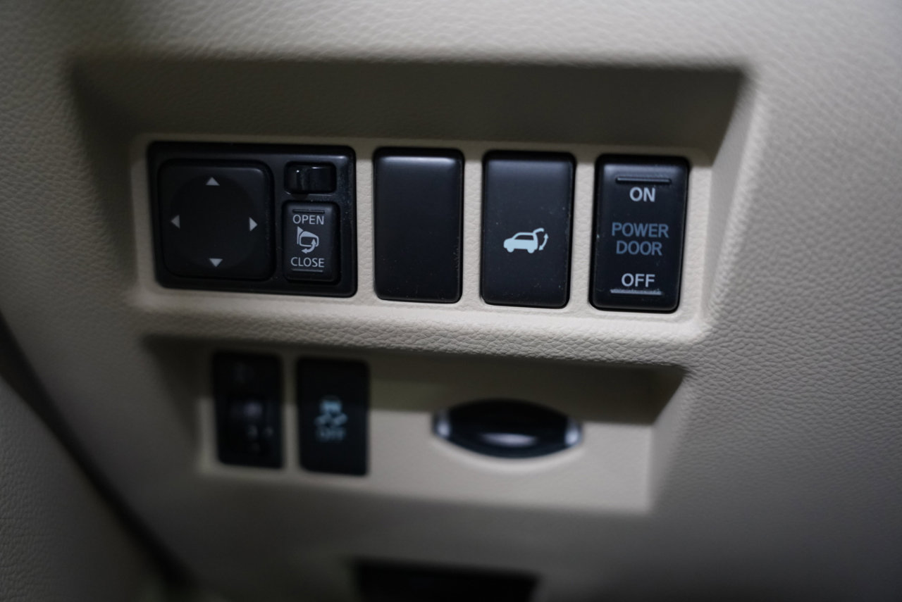 Used 2016 INFINITI QX70 AWD w/ Premium Package image 22