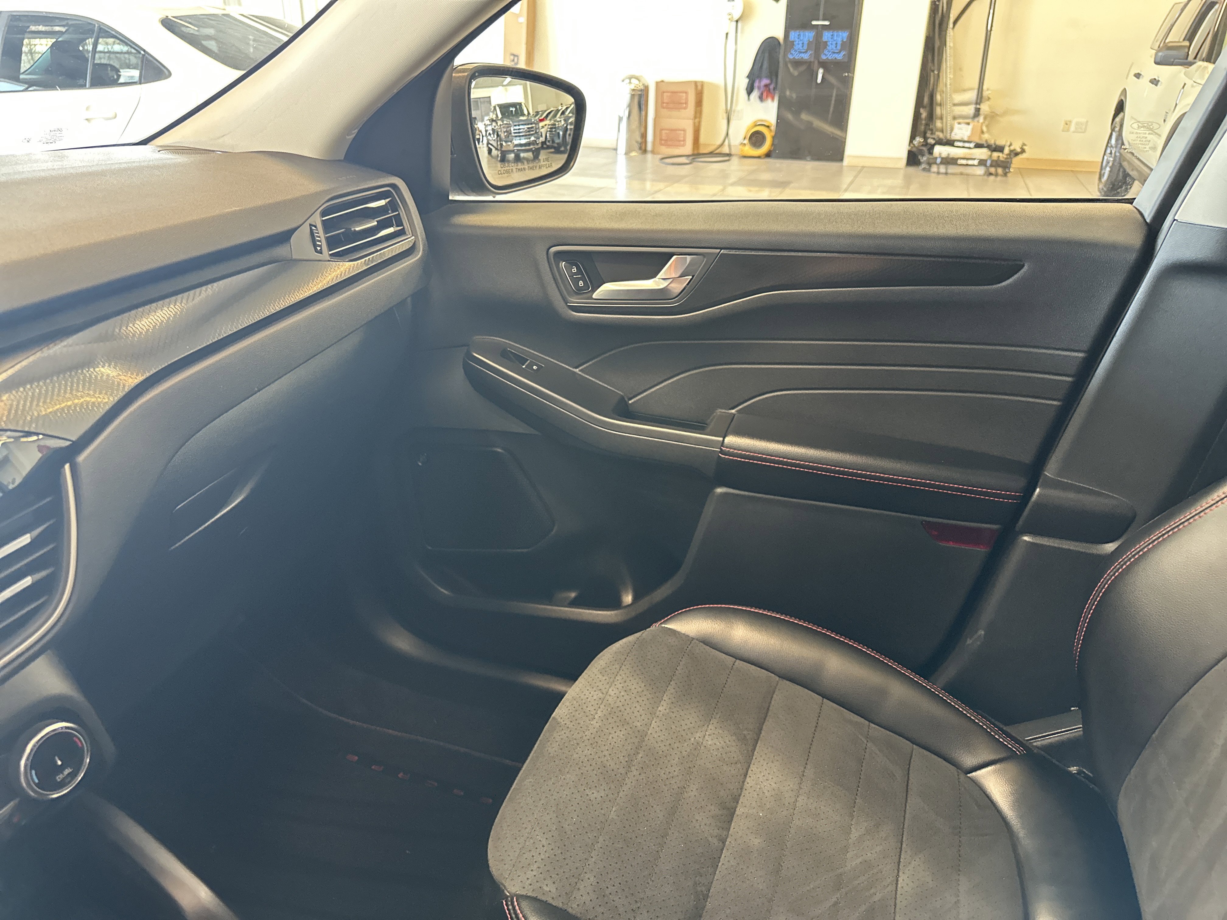 Used 2022 Ford Escape SEL w/ SEL Stealth AWD Package image 26