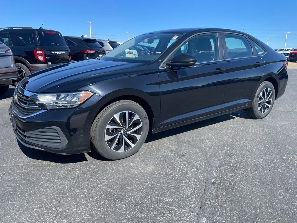 Used 2024 Volkswagen Jetta S image 6