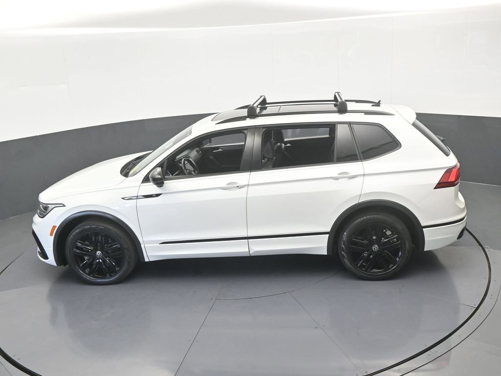 Used 2022 Volkswagen Tiguan SE R-Line image 46