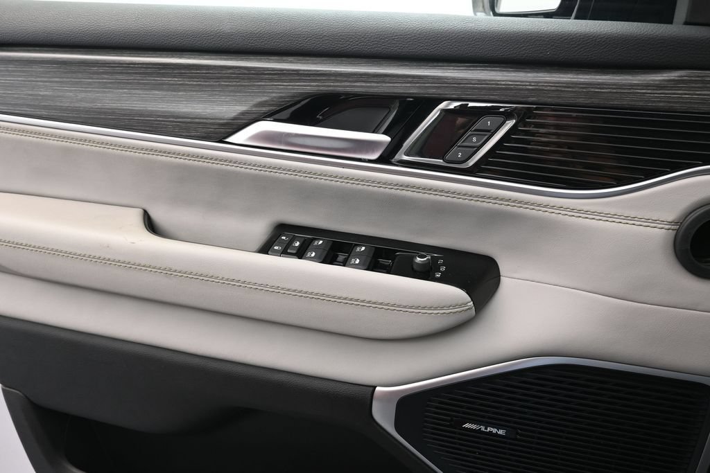 Used 2024 Jeep Wagoneer Series II w/ Flexible Seating Group RWD image 16