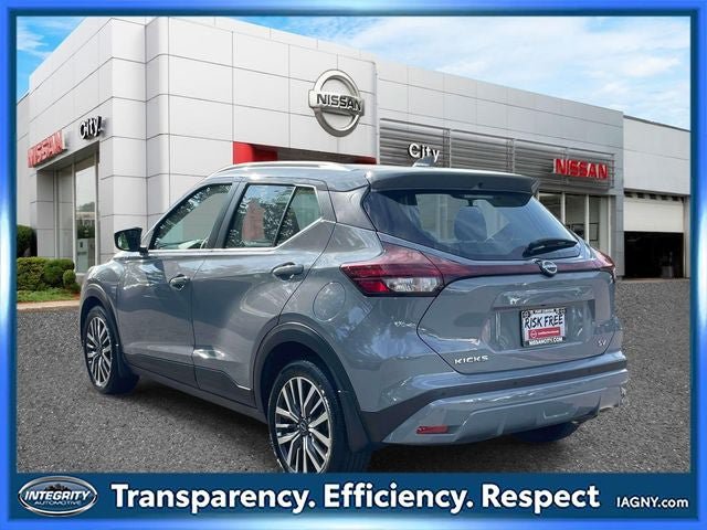Certified 2023 Nissan Kicks SV FWD image 8