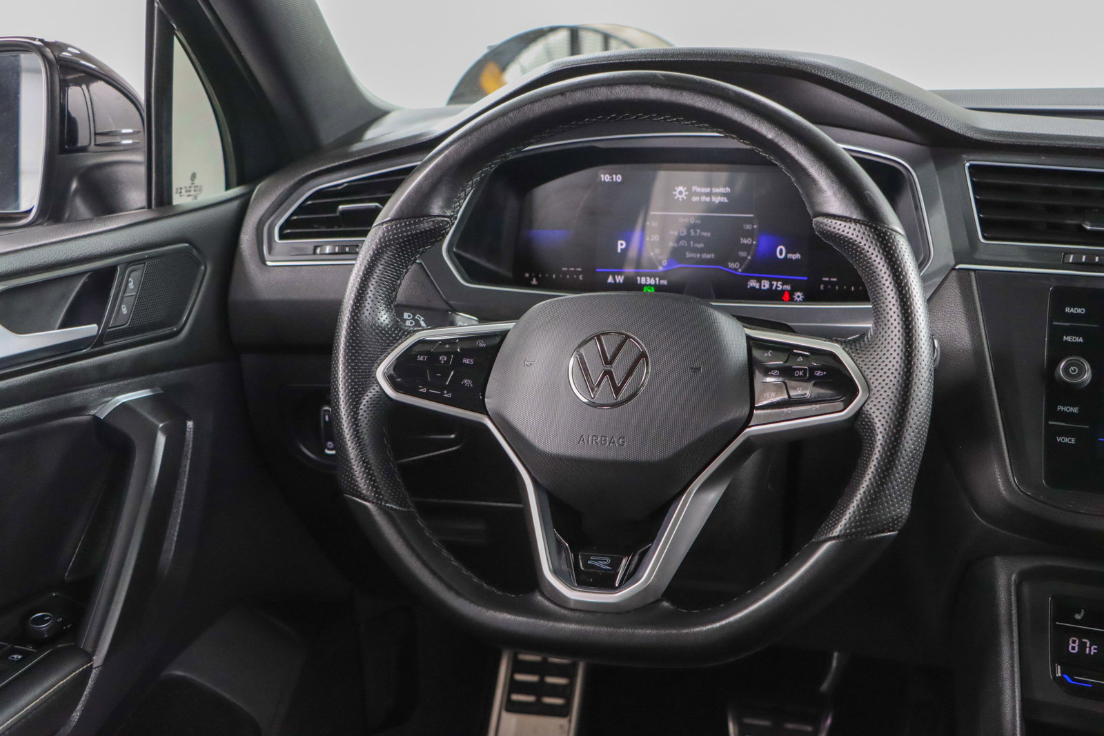 Used 2023 Volkswagen Tiguan SE R-Line FWD image 12