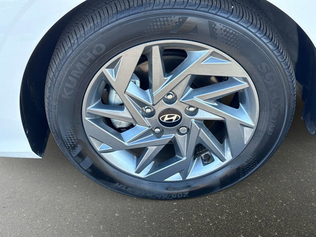 Used 2024 Hyundai Elantra SEL image 10