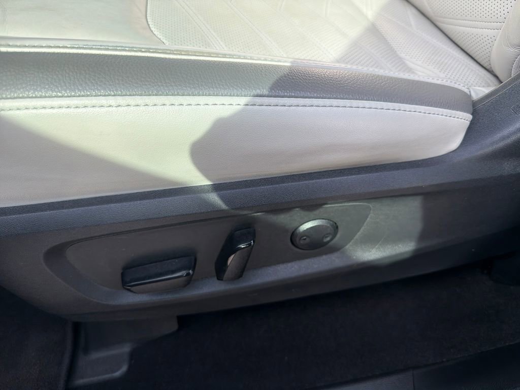 Used 2022 Nissan Pathfinder Platinum w/ Cargo Package image 18