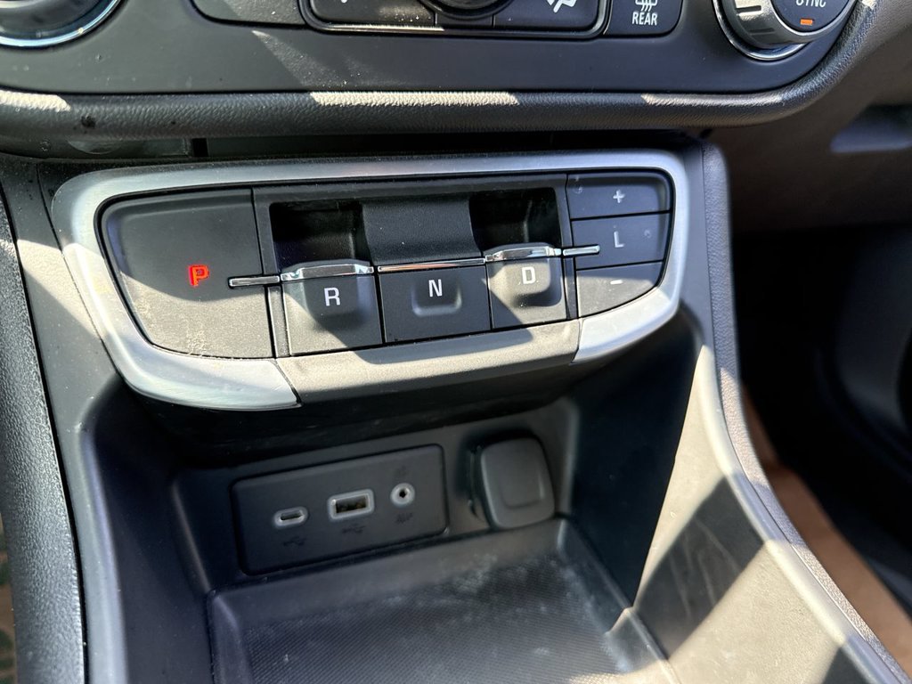 Used 2024 GMC Terrain SLE w/ Driver Convenience Package AWD/4WD image 20