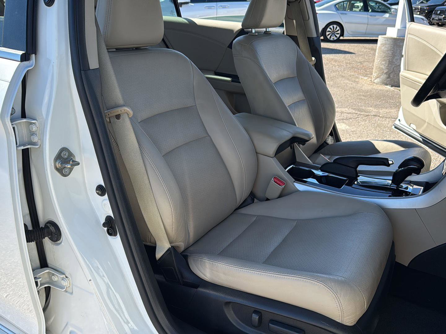 Used 2017 Honda Accord Touring image 15