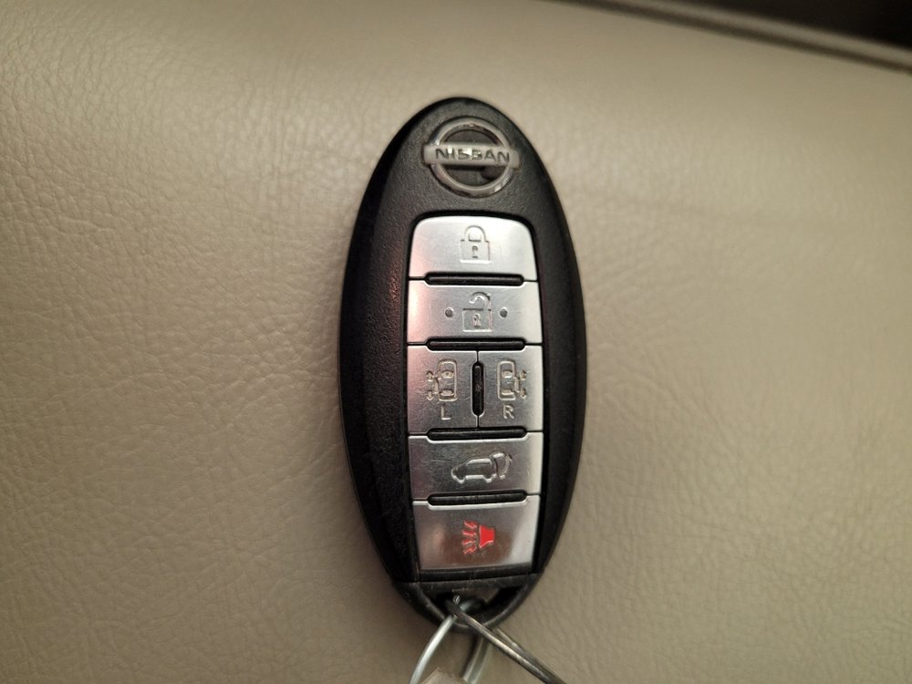 Used 2016 Nissan Quest Platinum image 32