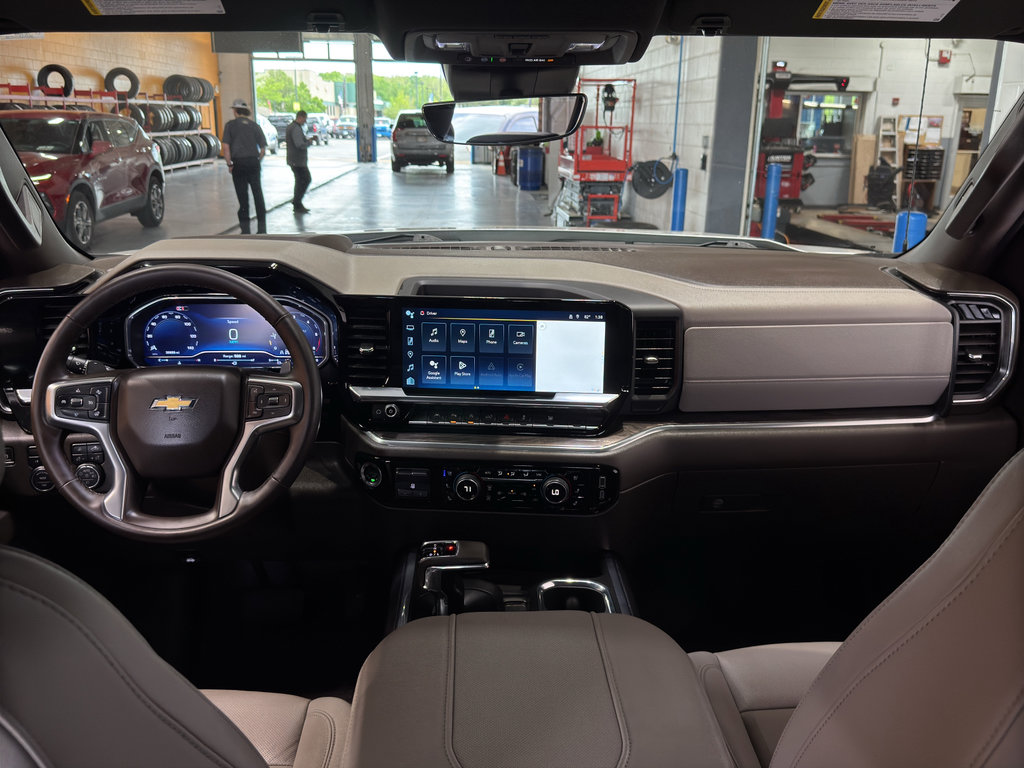 Used 2025 Chevrolet Silverado 1500 LTZ AWD/4WD image 15